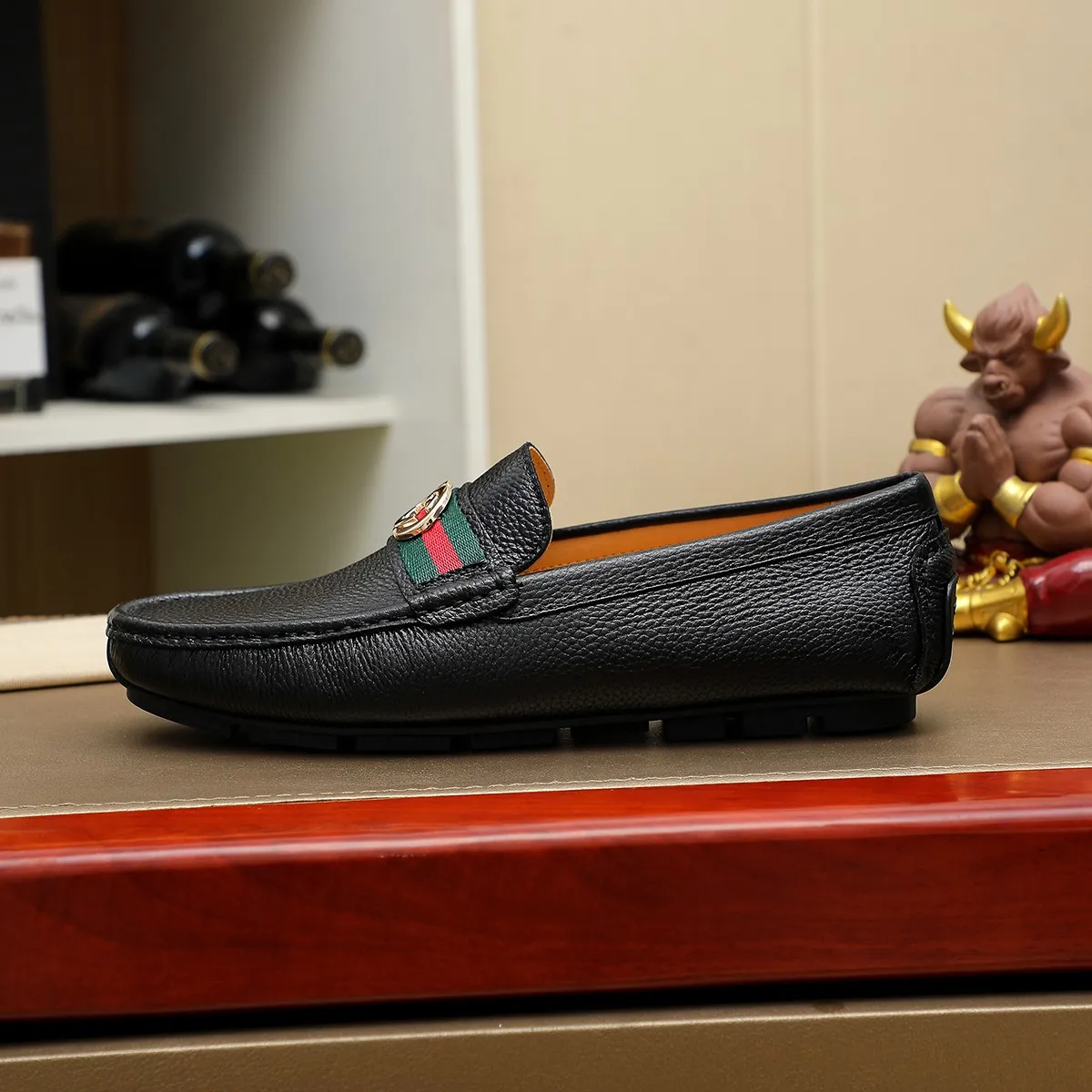 Men's shoes 💰360💰💰GUCCI Gucci official website synchronizes the latest model 🛃The upper is made of imported cowhide, 🐷leather lining, rubber outsole, 🎩🎩top-notch handcrafted workmanship with fine stitches and threads🔍definitely satisfy those perfectionist men who pursue high luxury quality 👏 Colors available! Code number 38-45 Large quantity in stock